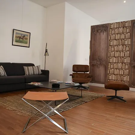 Apartman Stylish Steps From Opera